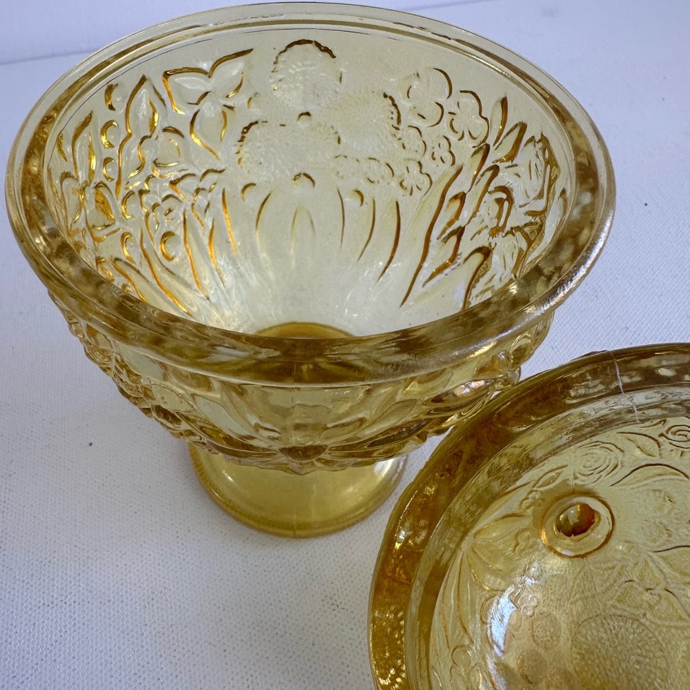 Vintage 1960's AVON Yellow Glass Compote Egg Shaped Floral Lidded Candy Dish 6" - Picture 5 of 15